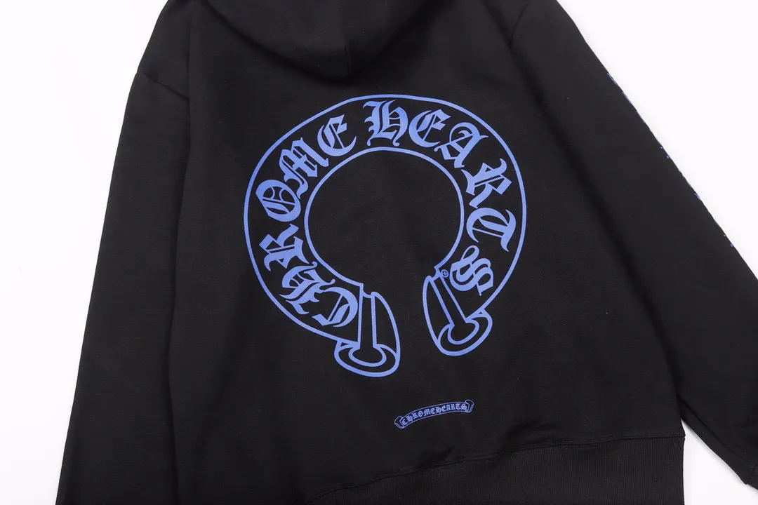 M31—P210 -Chrome Hearts/Chrome Hearts printed sweatshirt cardigan jacket -420 grams of high-density, high-quality wool, soft, delicate and skin-friendly, soft and silky to the touch, warm and skin-friendly -The hardware and zipper accessories are all customized and full of details -Colour: black -Size: S M L XL